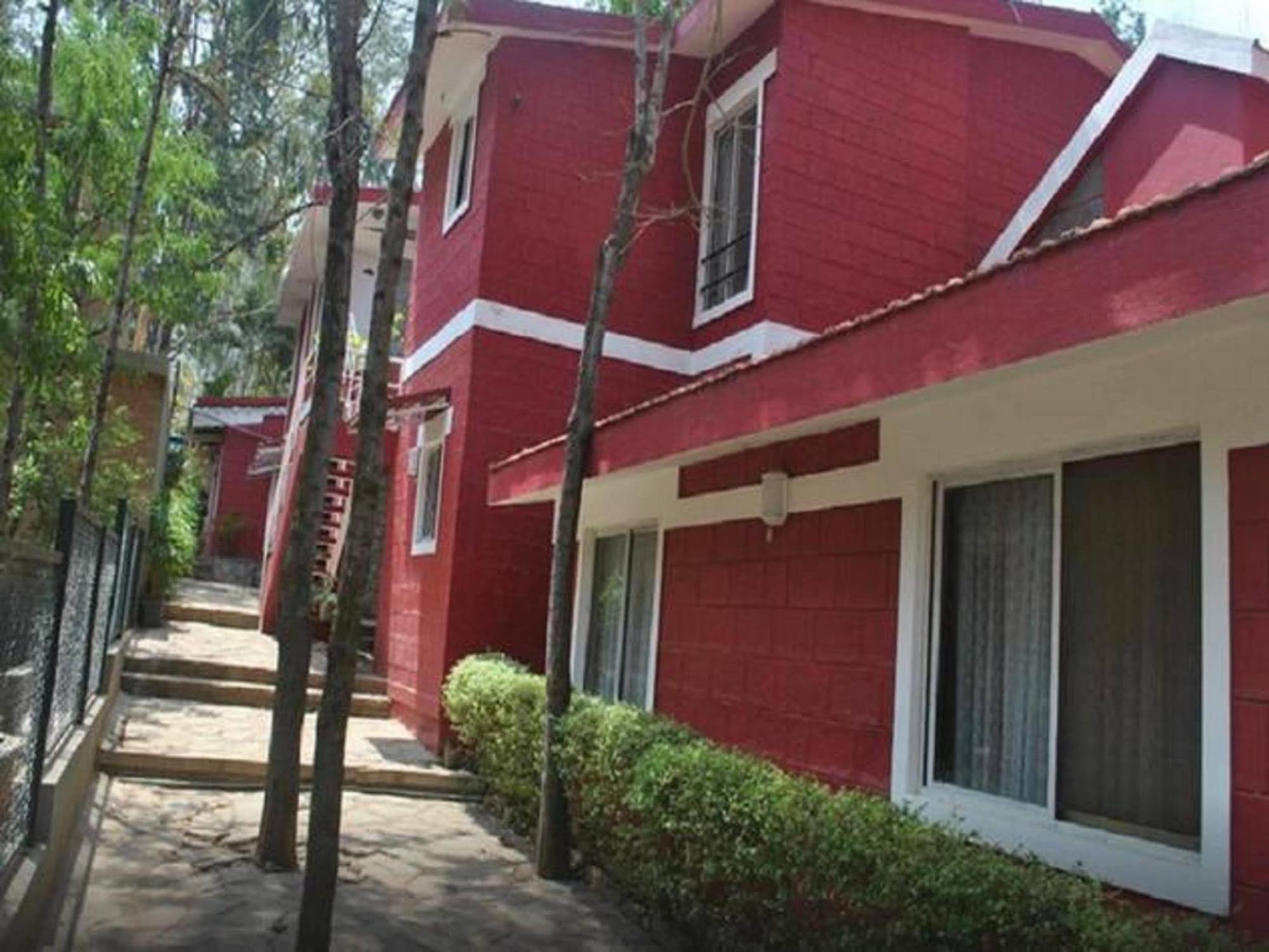 Eagle Ridge Resort Bangalore Exterior foto
