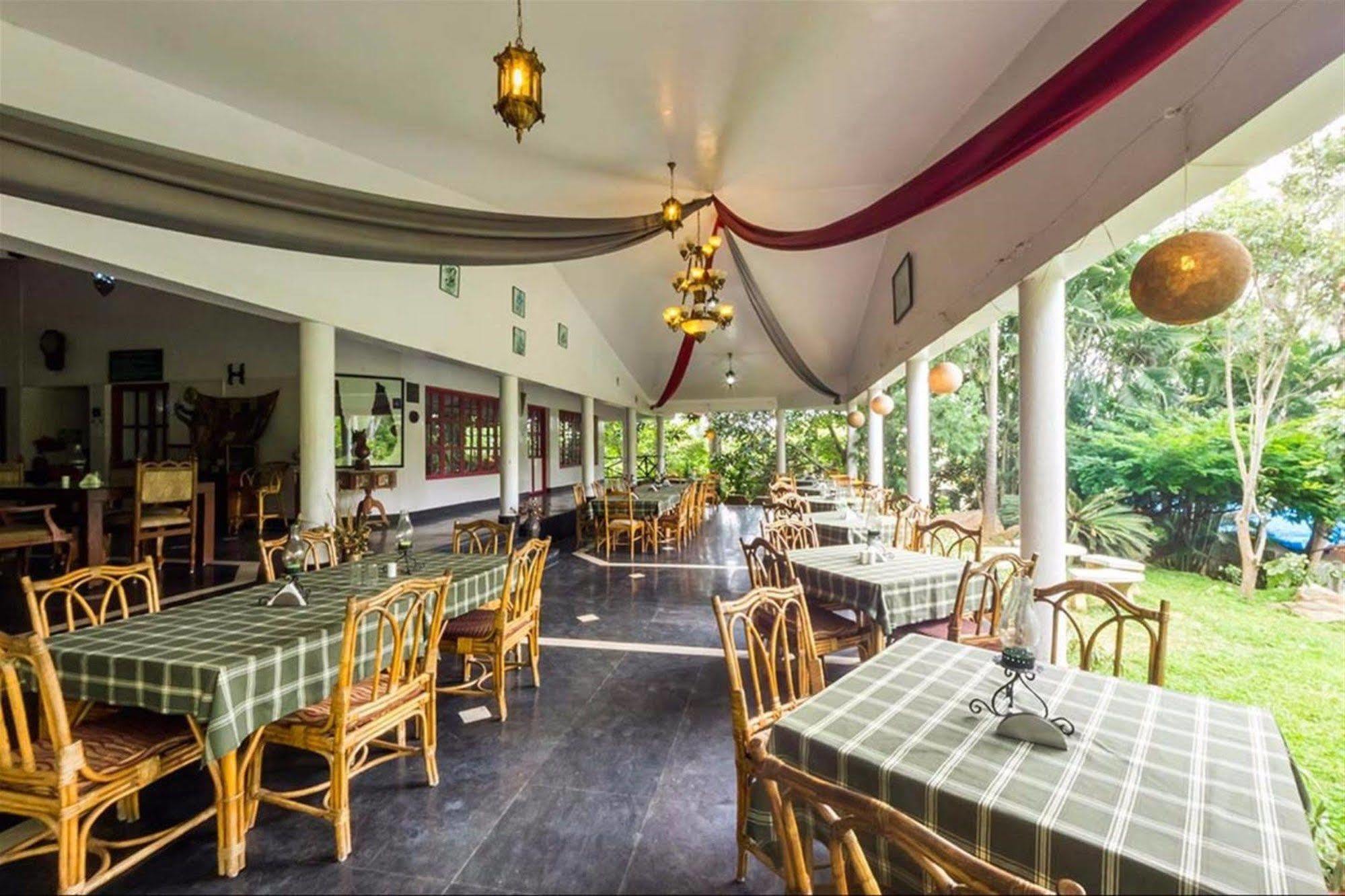 Eagle Ridge Resort Bangalore Exterior foto