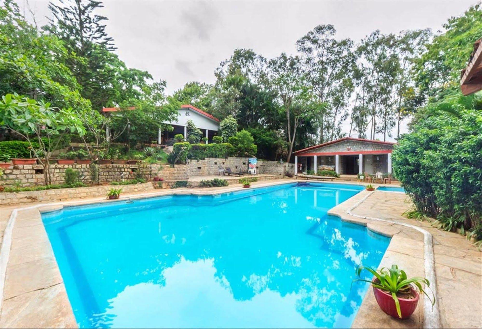 Eagle Ridge Resort Bangalore Exterior foto